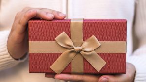 Cadeaux de Noël : pourquoi miser sur le créatif et le culturel fait toujours mouche ?